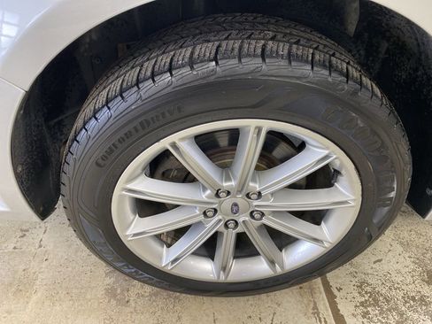 Used 2018 Ford Flex Limited image 9