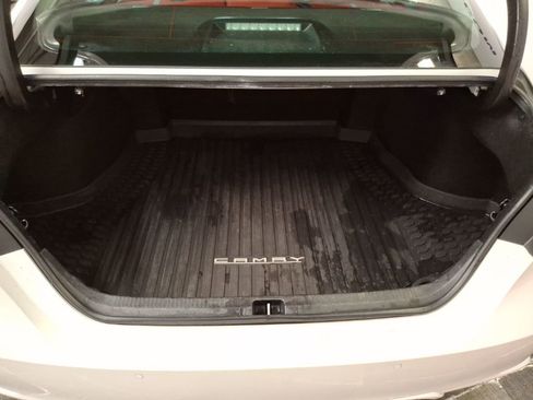 Used 2018 Toyota Camry XSE image 11