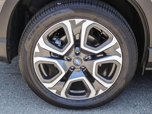 Certified 2025 Subaru Ascent Touring w/ Popular Package #2 AWD/4WD image 9
