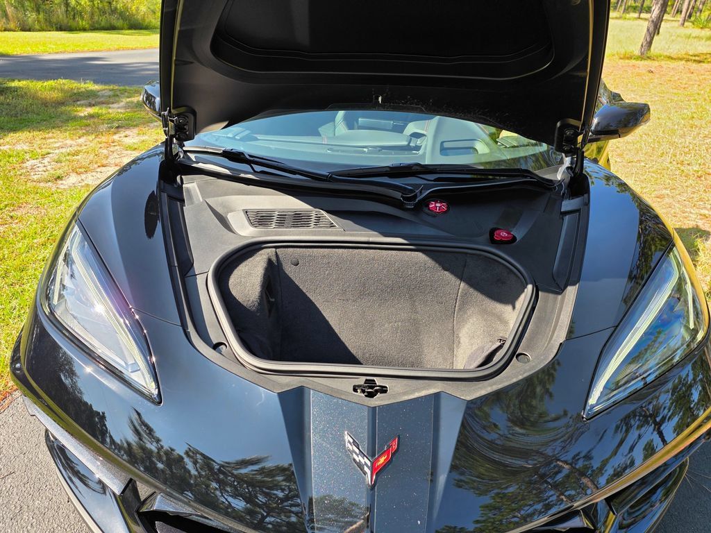 Used 2023 Chevrolet Corvette Stingray Premium Cpe w/ Z51 Performance Package RWD image 31