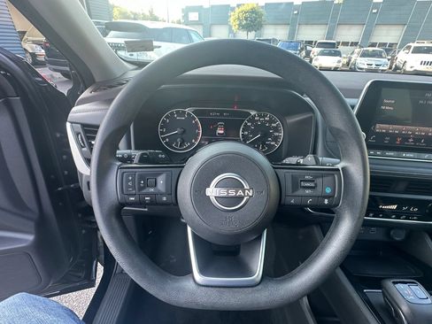 Used 2023 Nissan Rogue SV AWD/4WD image 20