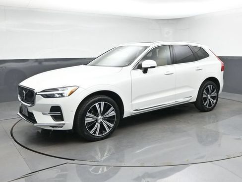 Used 2023 Volvo XC60 B5 Ultimate w/ Climate Package AWD/4WD image 4