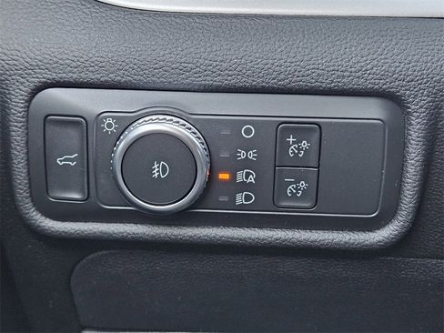 Used 2022 Ford Explorer XLT w/ Equipment Group 202A image 23