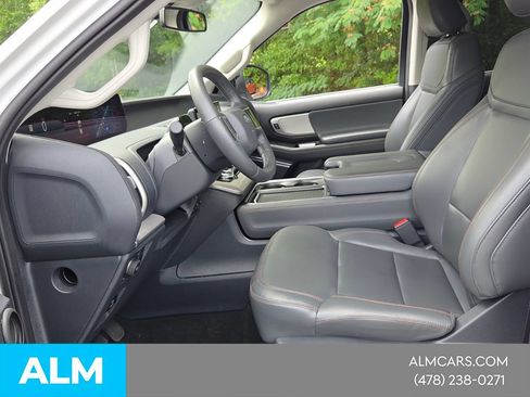 Used 2025 Ford Expedition Active AWD/4WD image 13