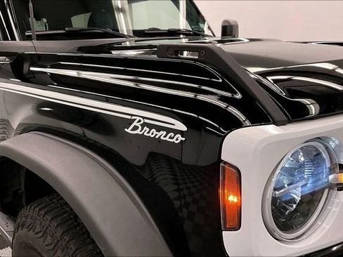 Used 2024 Ford Bronco Heritage Edition AWD/4WD image 36