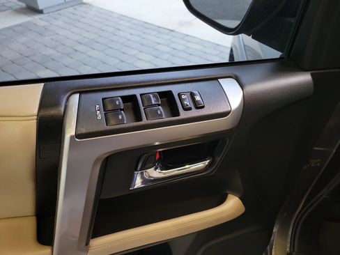 Used 2017 Toyota 4Runner SR5 image 11