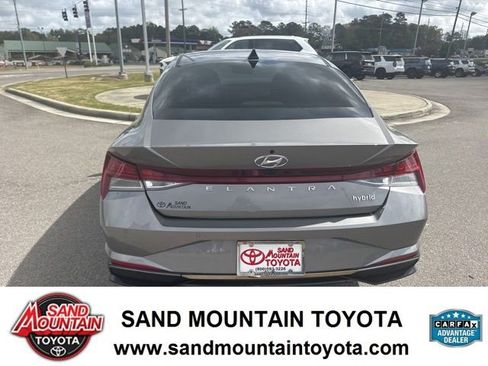 Used 2023 Hyundai Elantra Limited FWD image 4