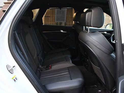 Used 2022 Audi SQ5 Premium Plus w/ Premium Plus Package image 32