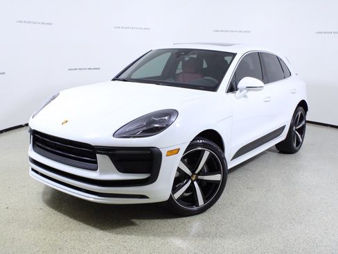 Used 2022 Porsche Macan AWD/4WD image 1