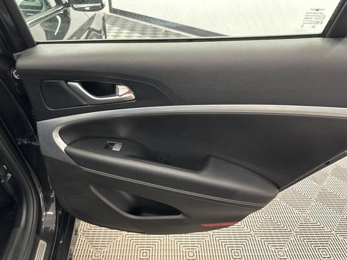 Used 2023 Genesis G70 2.0T AWD/4WD image 17