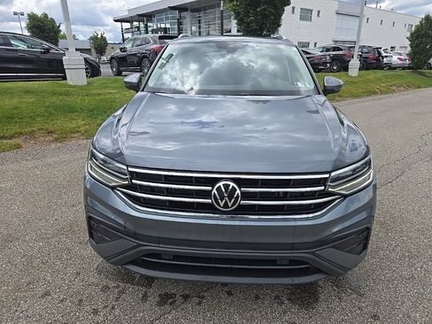 Used 2022 Volkswagen Tiguan SE AWD/4WD image 11