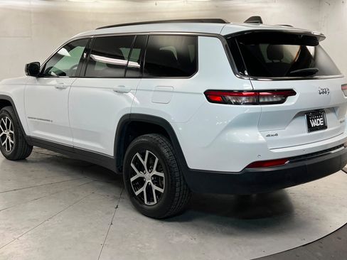 Used 2024 Jeep Grand Cherokee L Limited w/ Luxury Tech Group II image 3