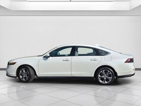 Certified 2023 Honda Accord EX image 8