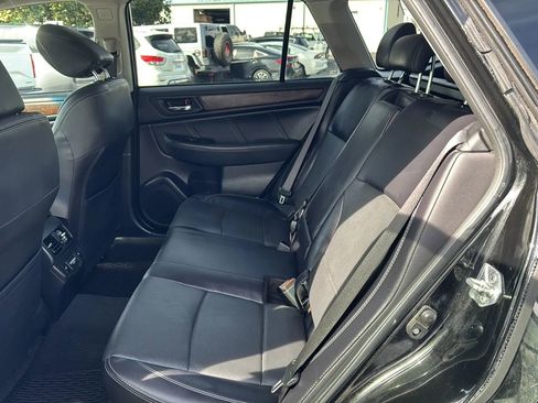 Used 2018 Subaru Outback 2.5i Limited image 11
