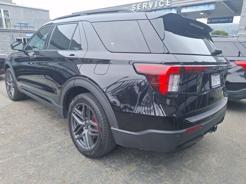 Used 2026 Ford Explorer ST-Line w/ ST-Line Street Pack AWD/4WD image 4