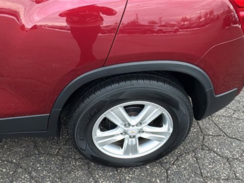 Used 2021 Chevrolet Trax LT w/ Driver Confidence Package image 26