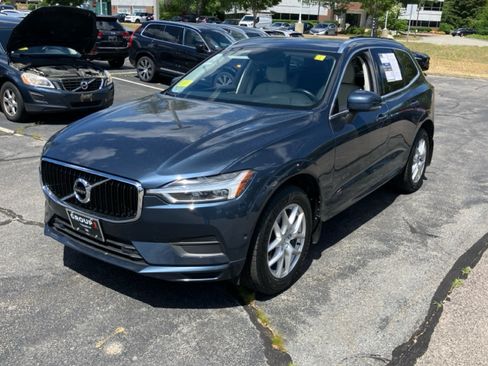 Used 2019 Volvo XC60 T5 Momentum w/ Premium Package AWD/4WD image 1