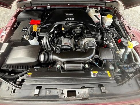 Used 2021 Jeep Gladiator Overland image 9