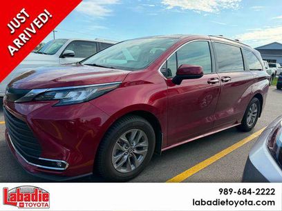 Certified 2022 Toyota Sienna XLE