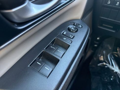 Used 2018 Honda CR-V EX-L image 12