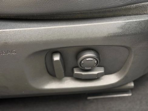 Used 2019 Land Rover Range Rover Evoque image 11