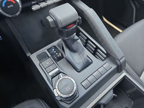 Used 2025 Toyota Tacoma TRD Sport AWD/4WD image 28