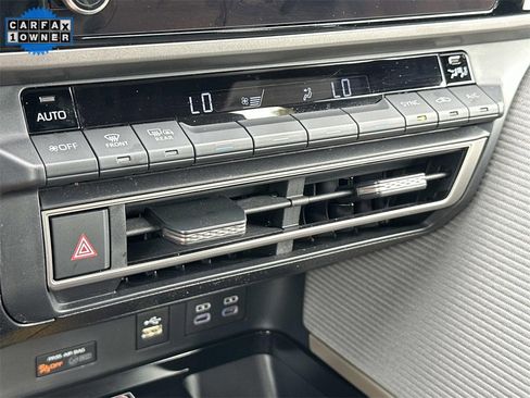 Used 2025 Toyota Camry SE image 26