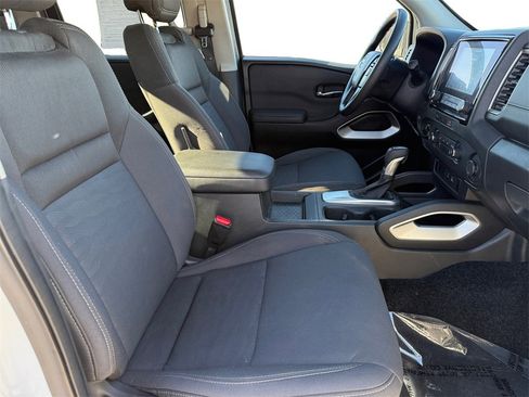 Certified 2024 Nissan Frontier SV image 15