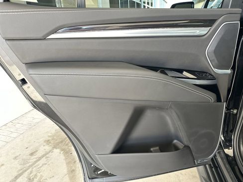 Certified 2025 Cadillac Escalade Premium Luxury image 34