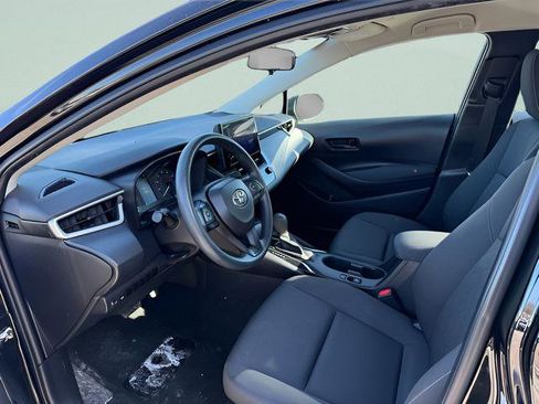 Used 2023 Toyota Corolla LE FWD image 4