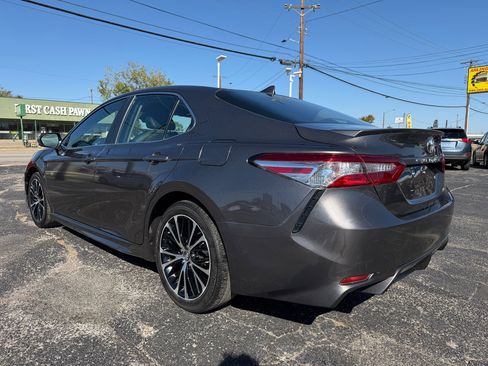 Used 2020 Toyota Camry SE image 7
