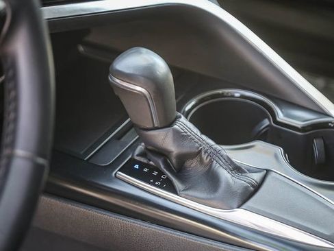 Used 2018 Toyota Camry SE w/ Moonroof Package FWD image 21