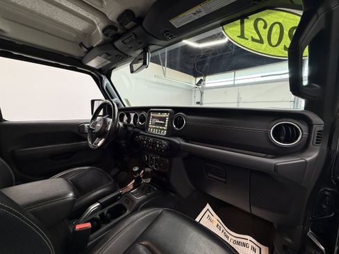 Used 2021 Jeep Wrangler Unlimited Sahara image 23