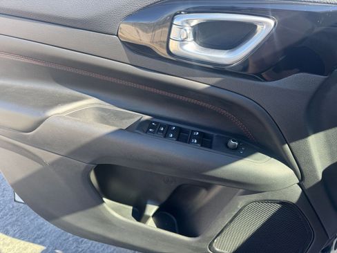 Used 2025 Jeep Compass Trailhawk image 20