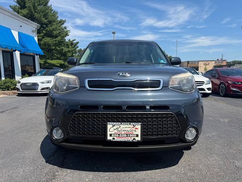 Used 2016 Kia Soul + w/ Audio Package FWD image 2