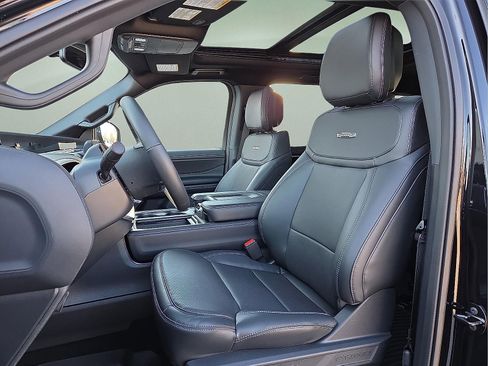 New 2026 Ford Expedition Platinum w/ Stealth Appearance Package AWD/4WD image 16