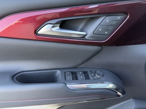 Used 2025 Chevrolet Traverse RS image 20