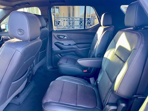 Used 2022 Chevrolet Traverse High Country image 12