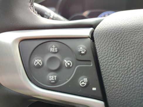 Used 2023 GMC Acadia SLT w/ Technology Package image 28