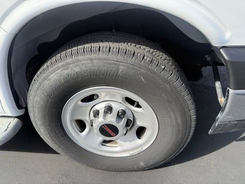 Used 2024 GMC Savana 2500 w/ Driver Convenience Package image 4