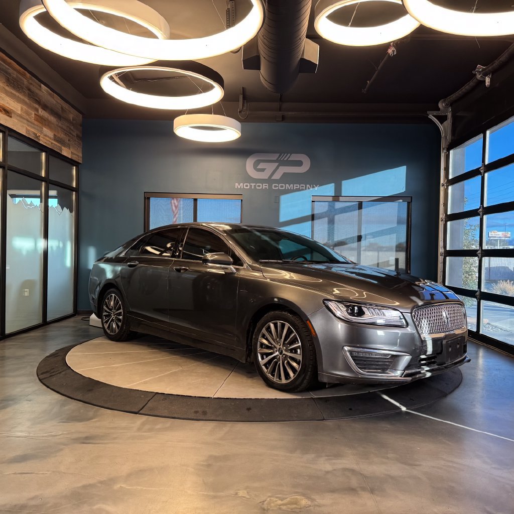 Used 2019 Lincoln MKZ Reserve FWD image 1