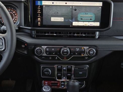 New 2025 Jeep Wrangler Unlimited Rubicon image 14