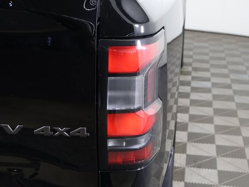 Used 2022 Nissan Frontier SV image 13