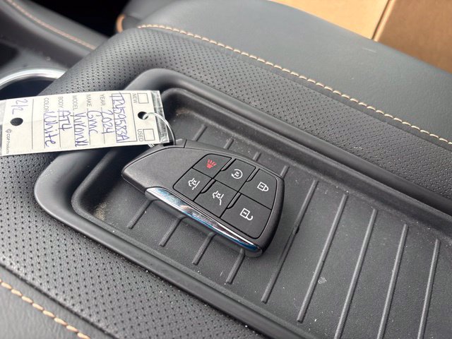 Used 2024 GMC Yukon XL AT4 w/ Technology Package AWD/4WD image 20