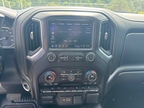 Used 2022 GMC Sierra 1500 AT4 w/ AT4 Premium Package AWD/4WD image 11