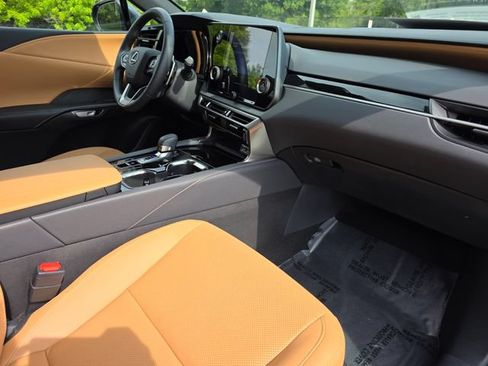 Used 2025 Lexus RX 350 FWD image 9