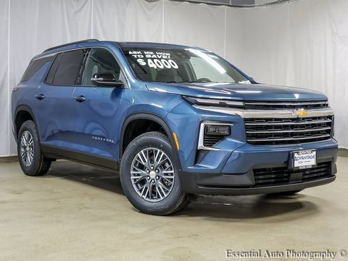 New 2026 Chevrolet Traverse LT w/ Driver Confidence Package image 2