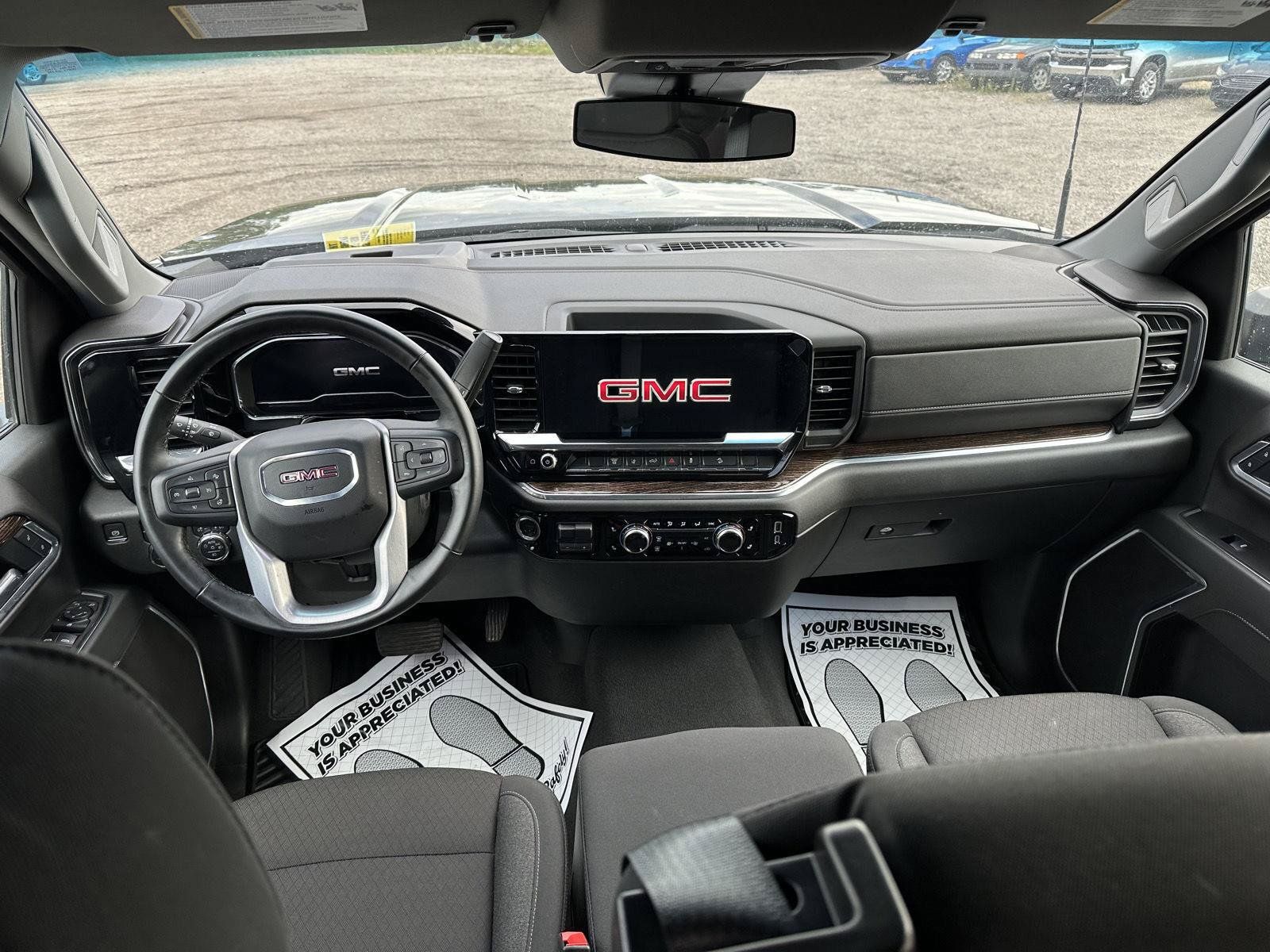 Used 2025 GMC Sierra 2500 SLE w/ Preferred Package AWD/4WD image 36