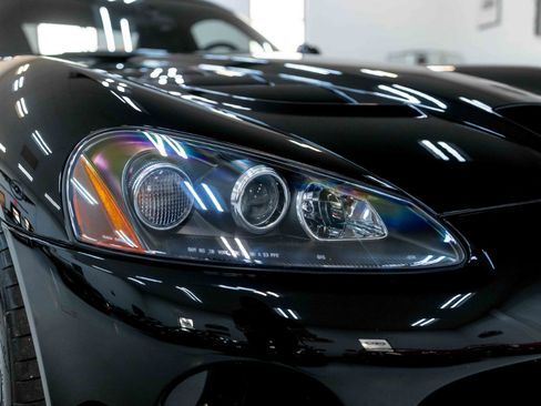 Used 2010 Dodge Viper ACR image 15