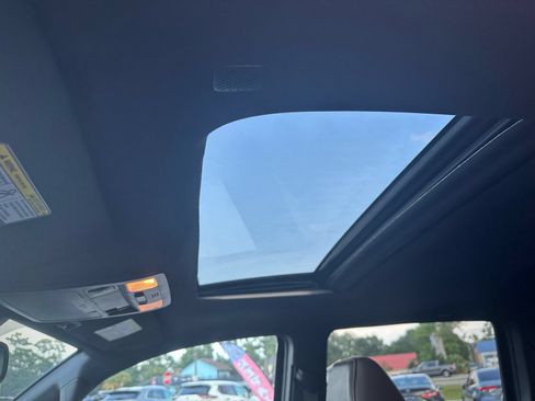 Used 2019 Toyota Tacoma Limited RWD image 11